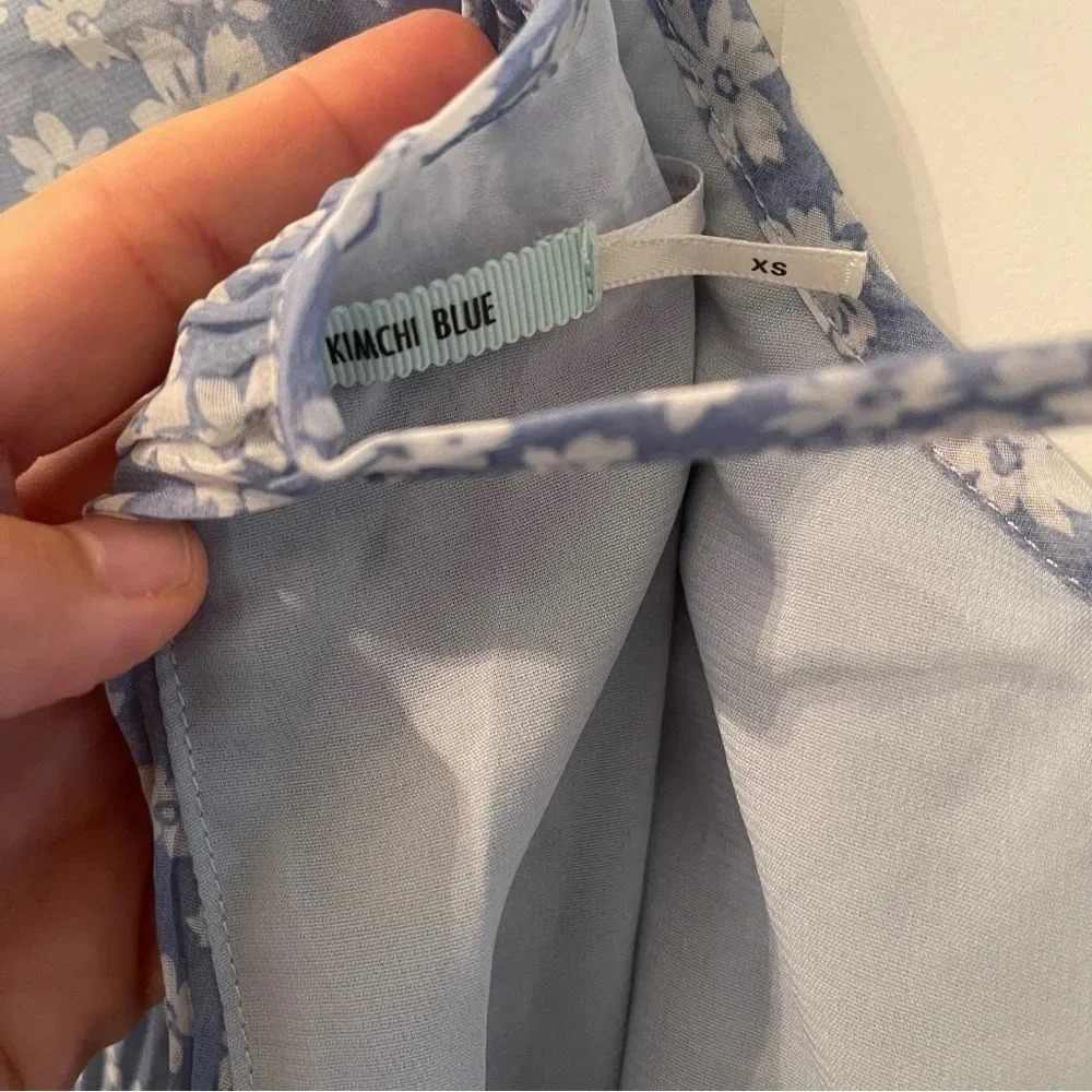 Urban Outfitters Kimchi Blue XS blue and white floral top. - Picture 3 of 7